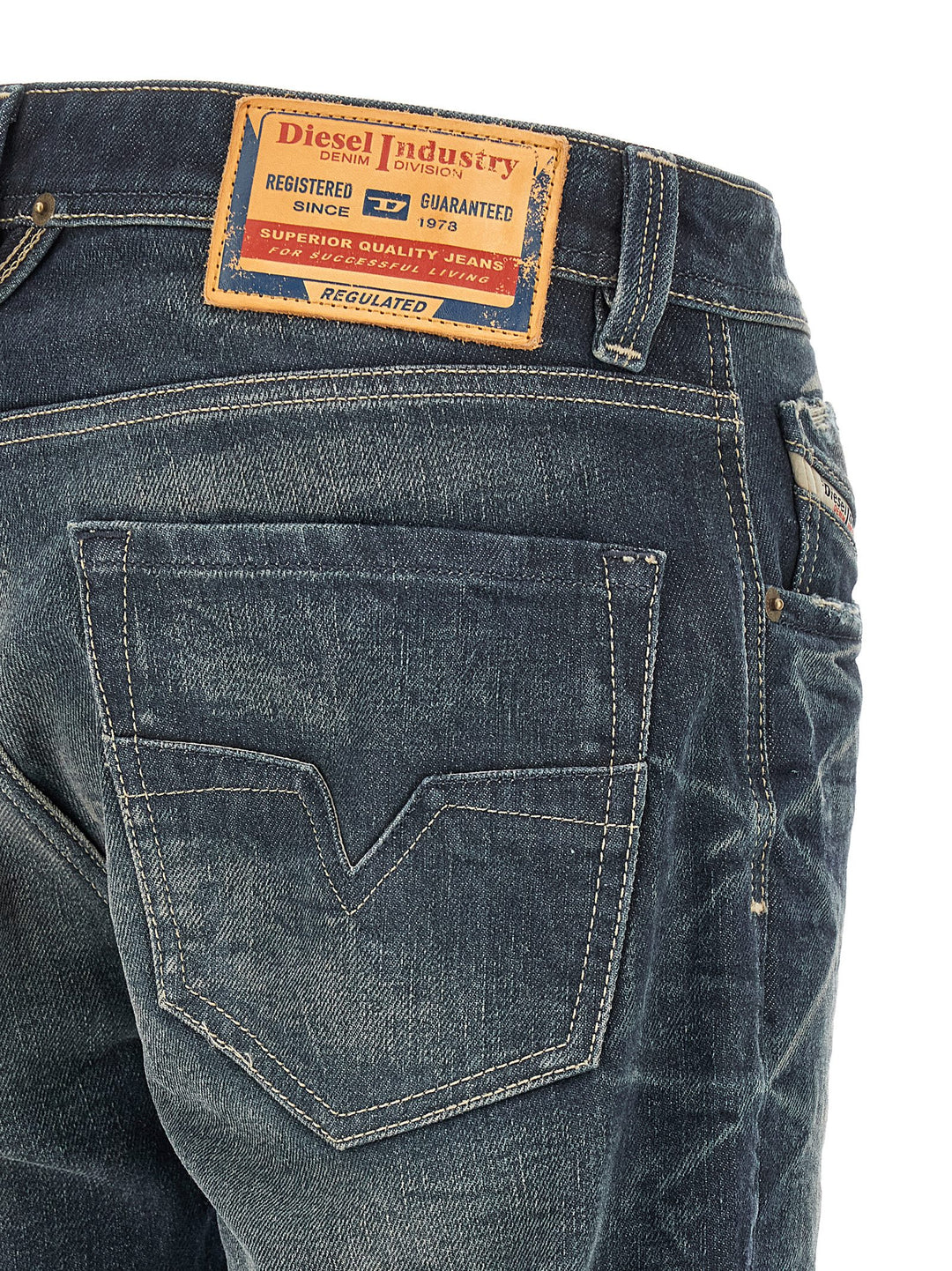 Diesel 1985 Larkee Jeans - Blu | a57373c3972e456693d2ef8d1f60a646bf8d302a