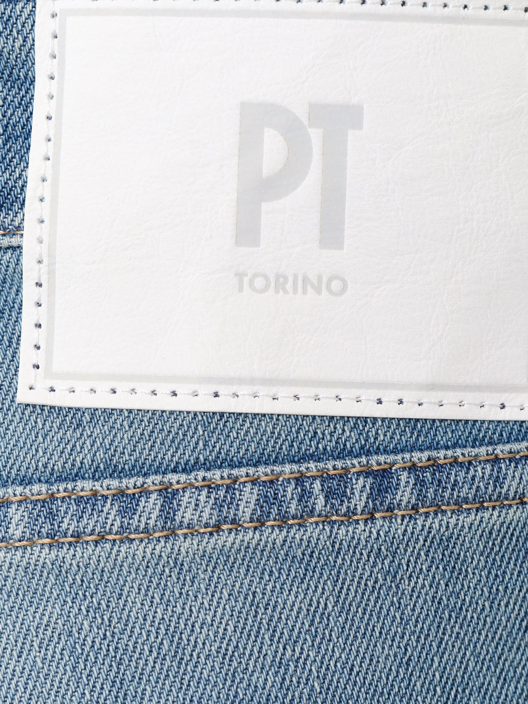 Jeans un cotone stretch con patch logo posteriore