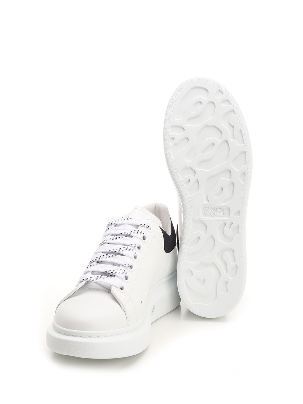 Mcqueen Oversized  With Black Heel Sneakers - Bianco | 8445fae565a316160537c80f891c9dd399ebd995