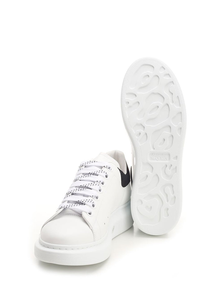 Mcqueen Oversized  With Black Heel Sneakers - Bianco | 8445fae565a316160537c80f891c9dd399ebd995