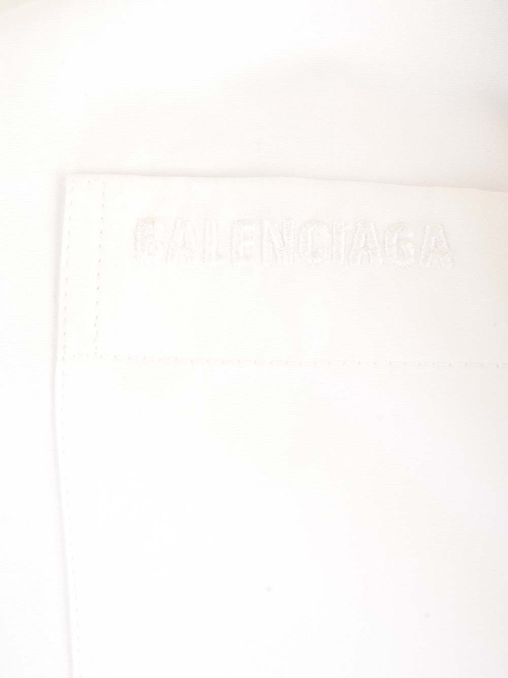 Balenciaga Large Fit Asymmetric Shirt Shirts - Bianco | ab9fa6f89a34e2ad172ca8f5ac009a6f946d074b