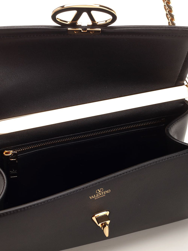 Valentino Garavani Deluxe Nappa Shoulder Bag Shoulder Bags - Nero | 5b620f747af54301527be38240feebf84e62b470