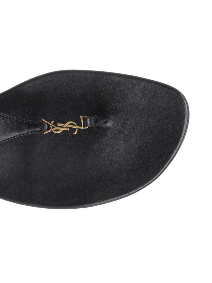 Saint Laurent Cassandra Sandali - Nero | ac1ee66aa3add1b6df42b358f1f210ac2bca8fb5