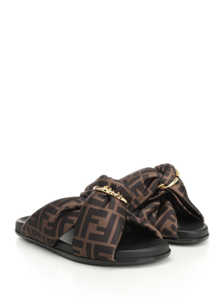 Fendi Flat Slide In Satin Sandali - Marrone | ae094e280356fcffdad2c30c05924f946003f7ec