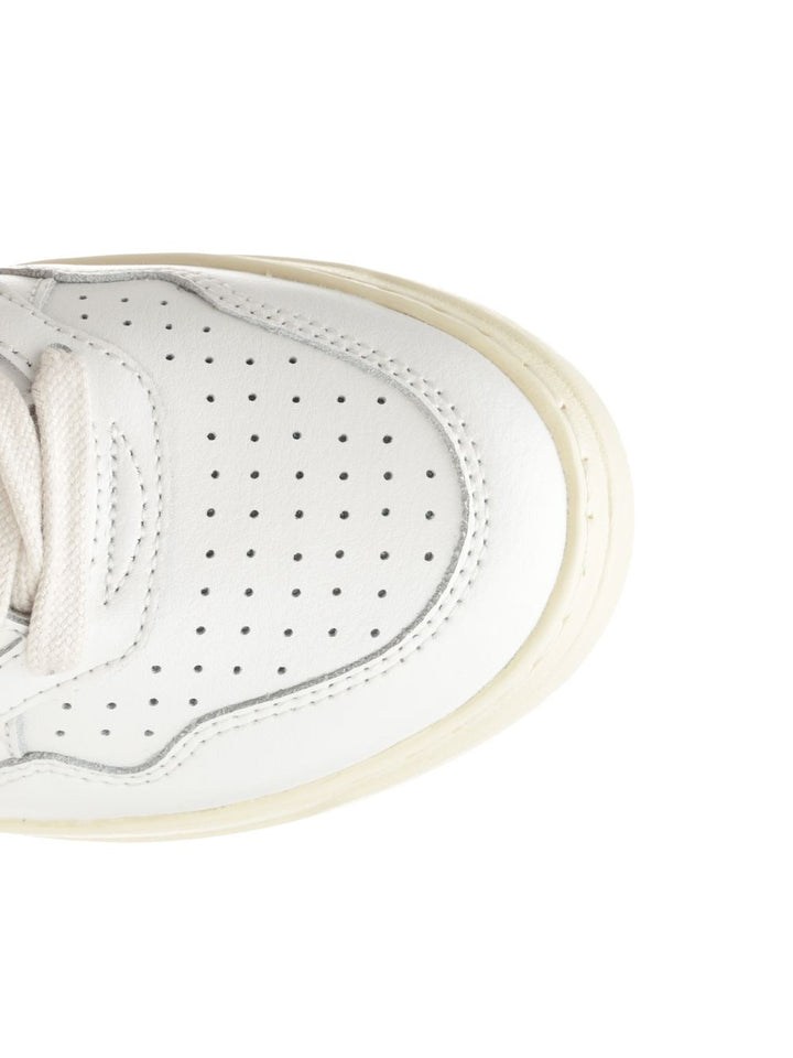 Autry  Medalist Low Sneakers - Silver | 9f02bd5b109acc7597f250e2a9dc66e2d7c2dfd3