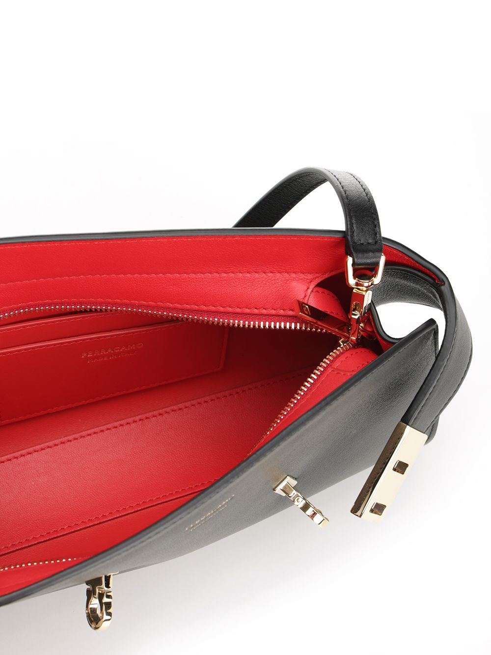 Ferragamo Hug Crossbody Bags - Nero | 515e4e97c9b7824bdb389484db7c9d4009e42fad