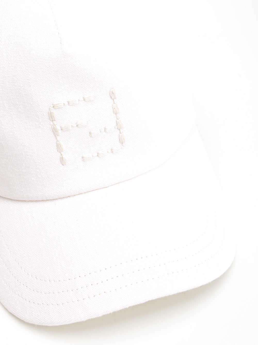 Fendi Canvas Baseball Cap Cappelli - Bianco | 9ffc543d29a52c91d68ec132622bbb6b70b8501b