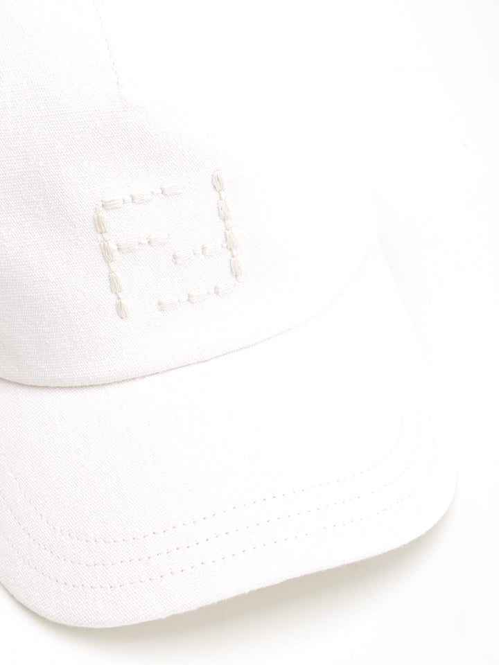 Fendi Canvas Baseball Cap Cappelli - Bianco | 9ffc543d29a52c91d68ec132622bbb6b70b8501b