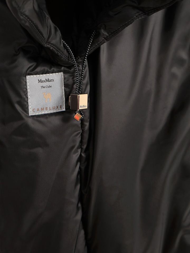 Max Mara The Cube Padded Cape With Hood Coats - Nero | 70edce24e1f587b7af10ffda1369cc1bc0eeba47