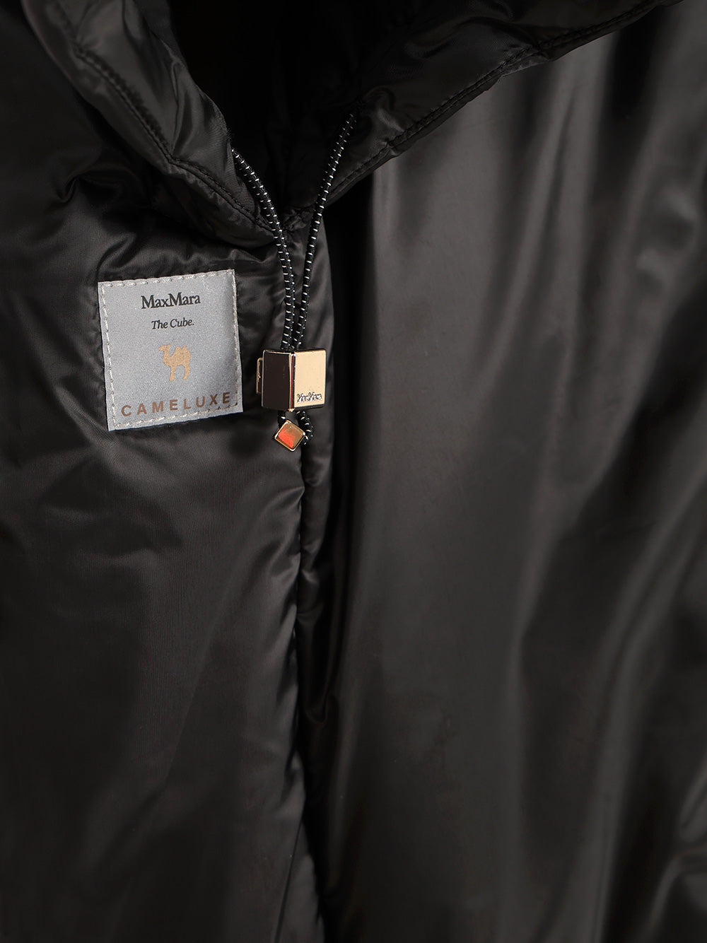 Max Mara The Cube Padded Cape With Hood Coats - Nero | 777d8f7bf49b98fcc89791cdb6298020fc72238e