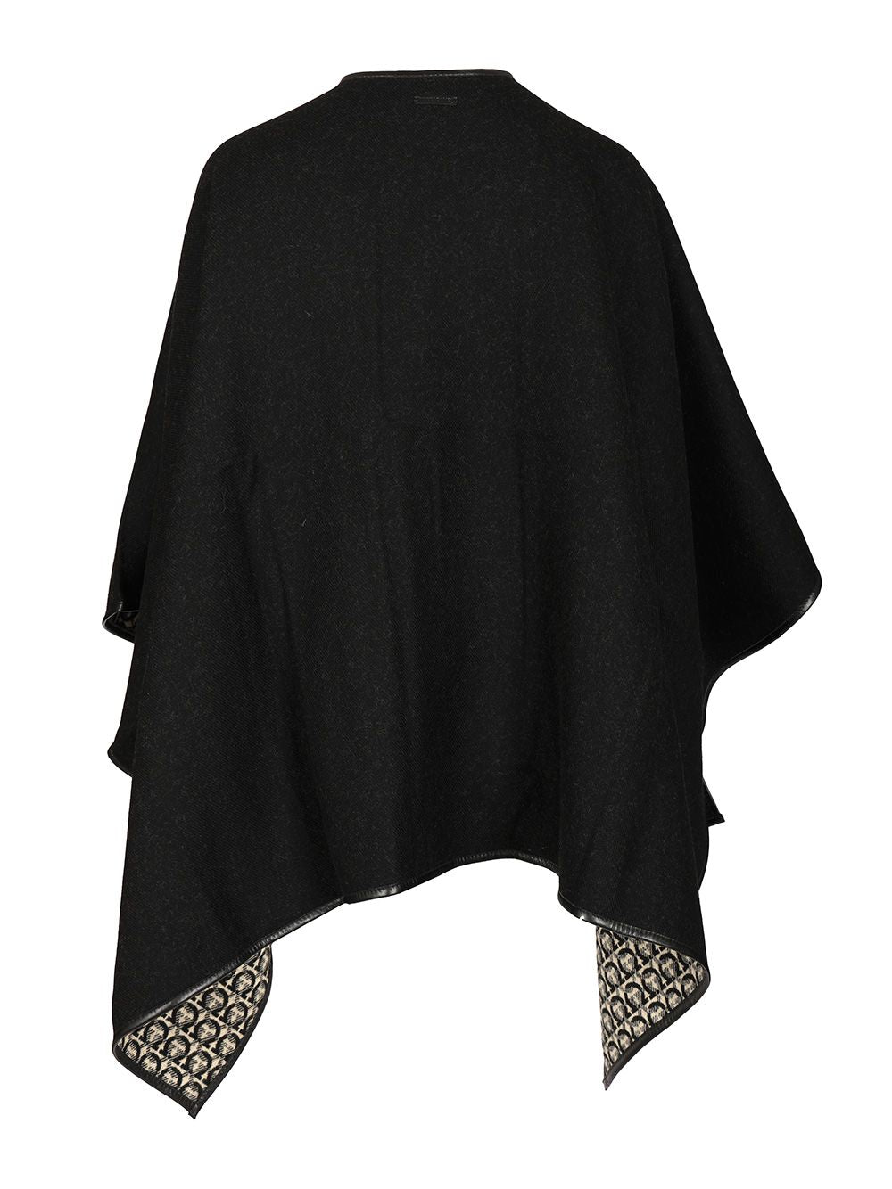 Ferragamo Gancini Scarves And Foulards - Nero | 022aa1dd2cc7470712415e0cca16eeb8c3da53b5