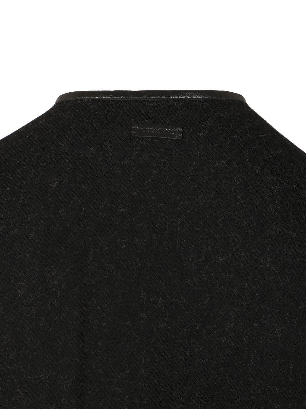 Ferragamo Gancini Scarves And Foulards - Nero | 188a189b9f54c88e3c03183bf6cae3f7ab279390