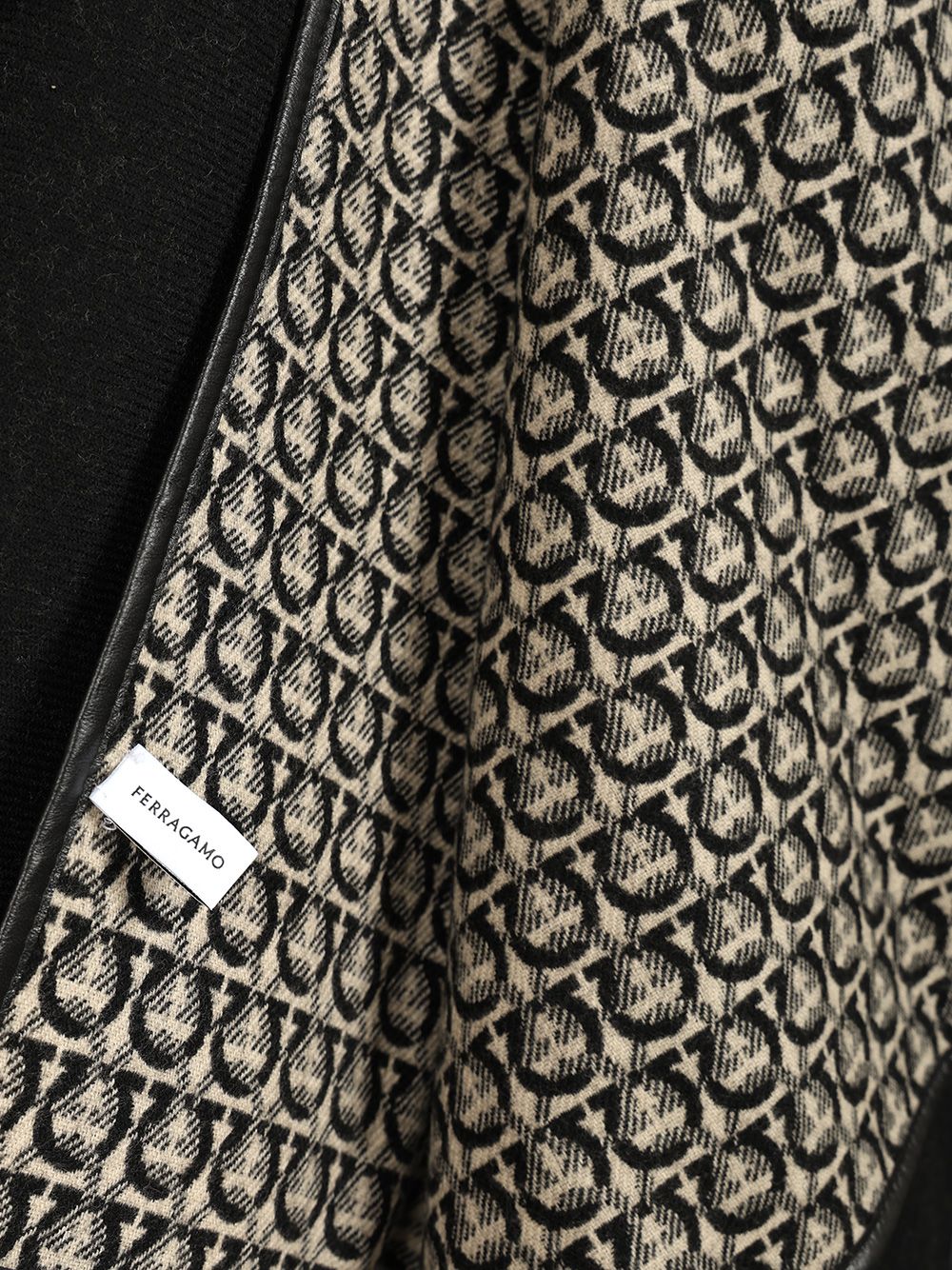 Ferragamo Gancini Scarves And Foulards - Nero | 425763d0c1b55d99d98bf807f8ee3edf94e5d36f