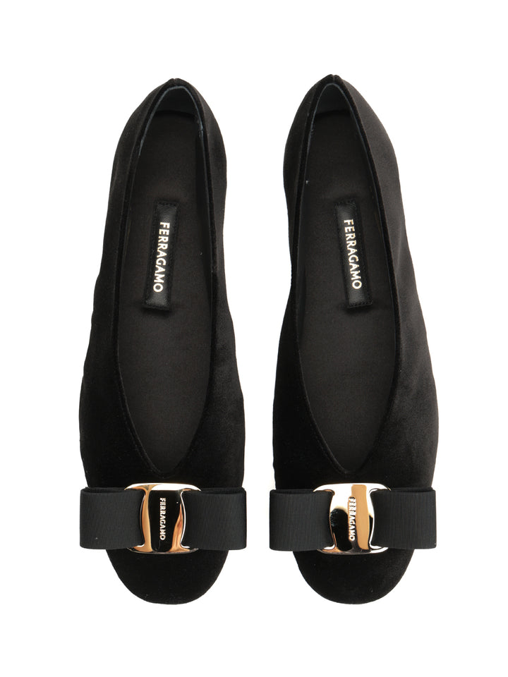 Ferragamo Vara Scarpe basse - Nero | 5dbe306900458873bb9eb692bde9681fac8d264e