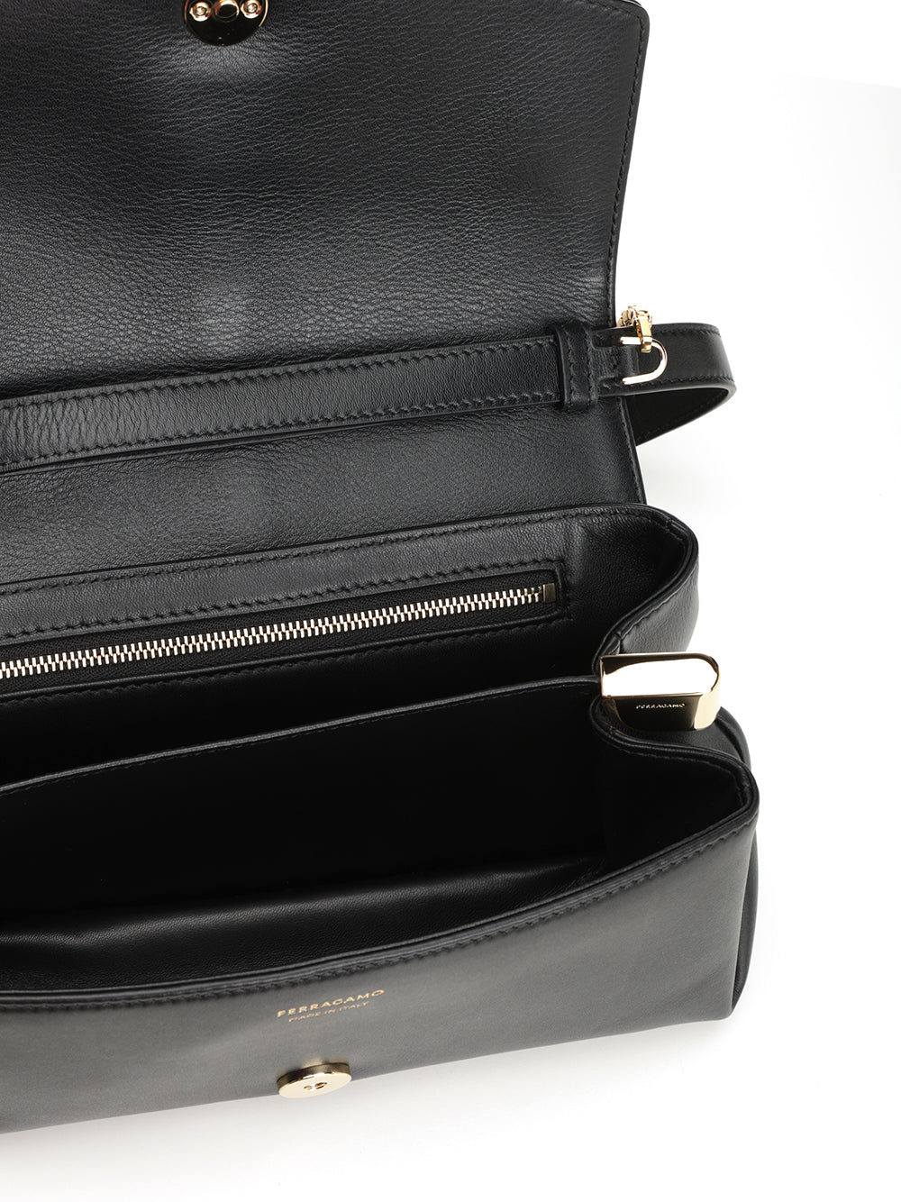 Ferragamo Shoulder Bag With Front Flap Shoulder Bags - Nero | 64bf99453e7095783da503ea25055636125c4ab9
