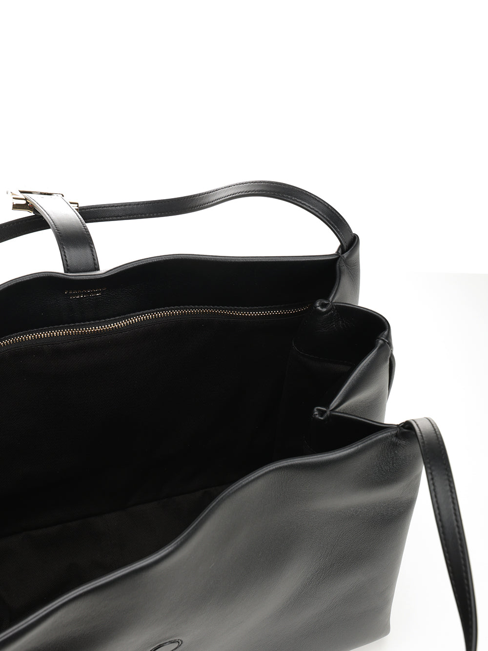 Ferragamo Tote Bag Shoulder Bags - Nero | cd47deb5024f7a3c8f05b8887083644ac21f099d