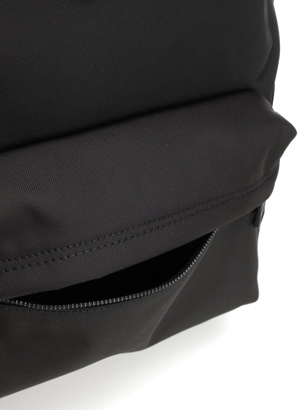 Moncler New Pierrick Zaini e Valigie - Nero | 165979d75661c3d6ef51ecaf62b001ecb51841b4