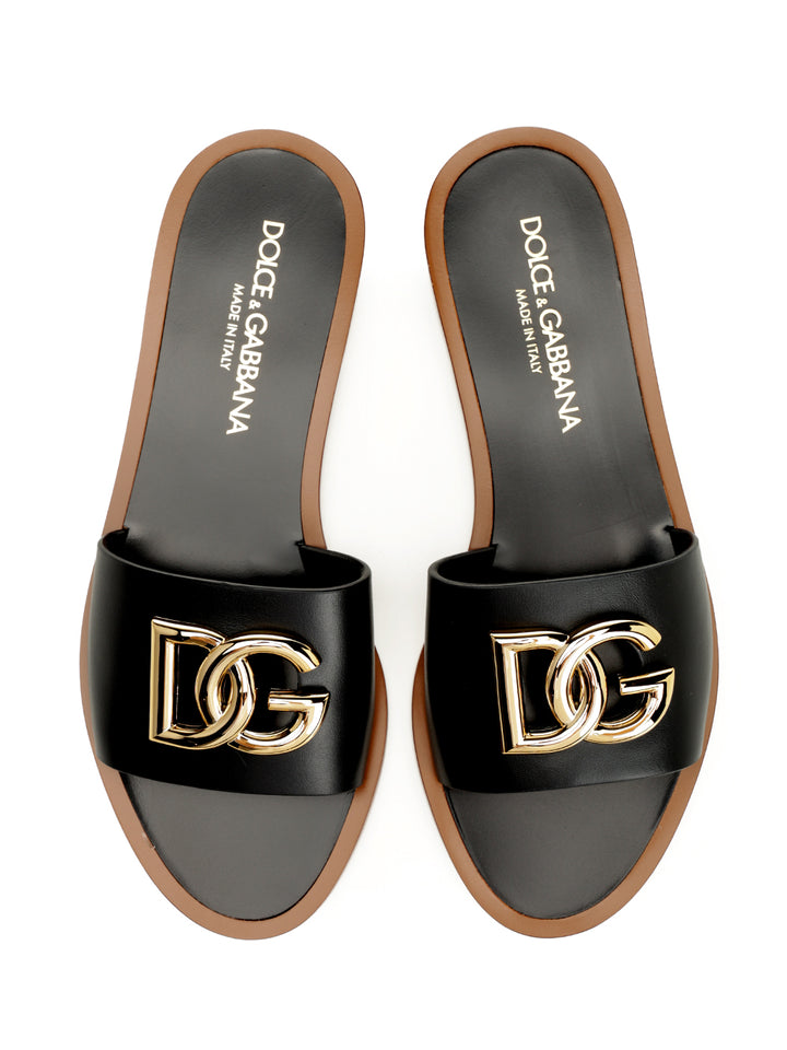 Dolce & Gabbana Calfskin Slides Scarpe basse - Nero | 2cc6e0a4d69fb6bbfb5271ae564b0c114758001d