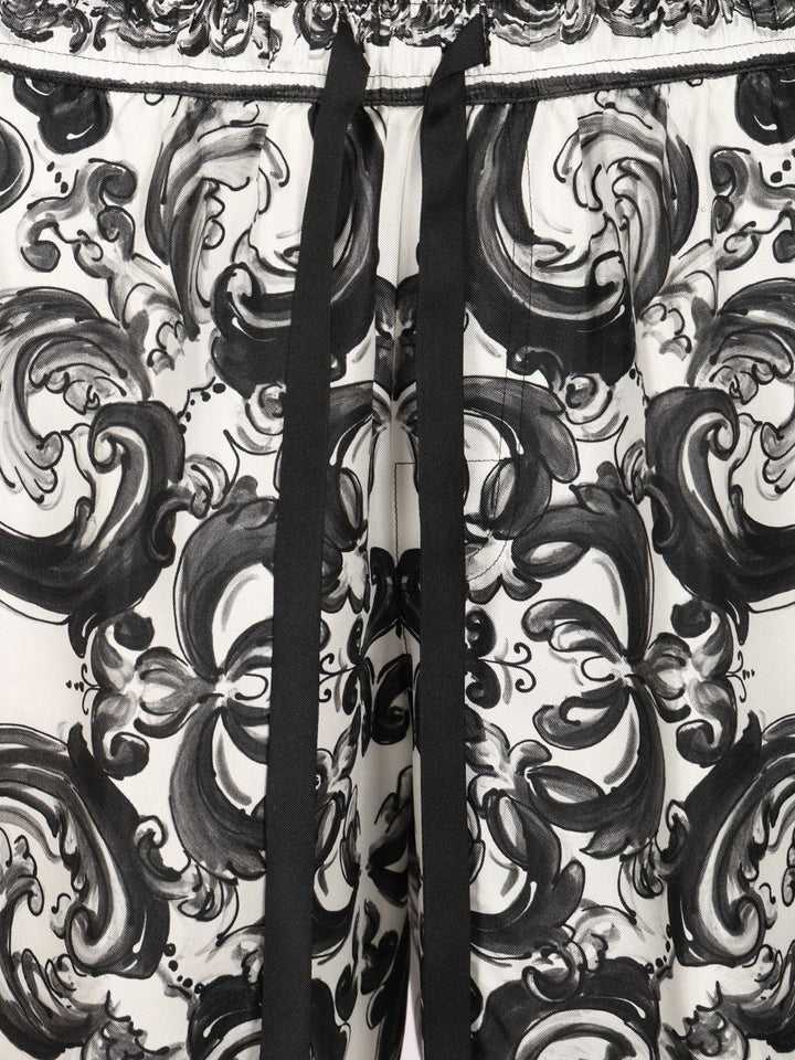 Dolce & Gabbana Bermuda Shorts In Silk With Majolica Print Trousers - Nero | edb23f41ec7285138423f3c63f353b672b2bf8fd