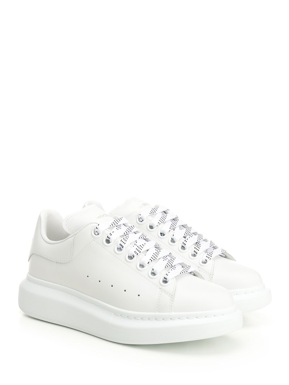 Mcqueen Oversized Calfskin Sneaker Sneakers - Bianco | b2ae8bc02911aa7944db1d2c7ec596aea00629f7