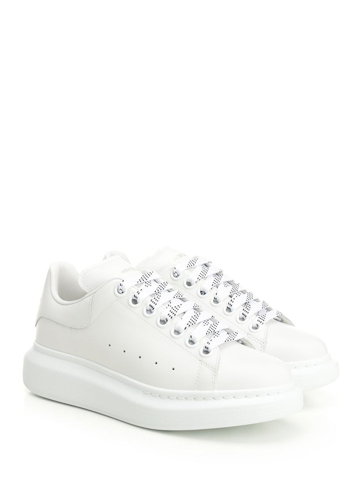 Mcqueen Oversized Calfskin Sneaker Sneakers - Bianco | b2ae8bc02911aa7944db1d2c7ec596aea00629f7