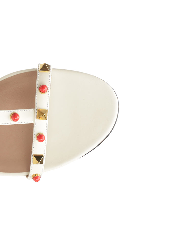 Valentino Garavani Rockstud Sandali - Bianco | 87976b04a13c4821ff943ec63af4e3236e36797b