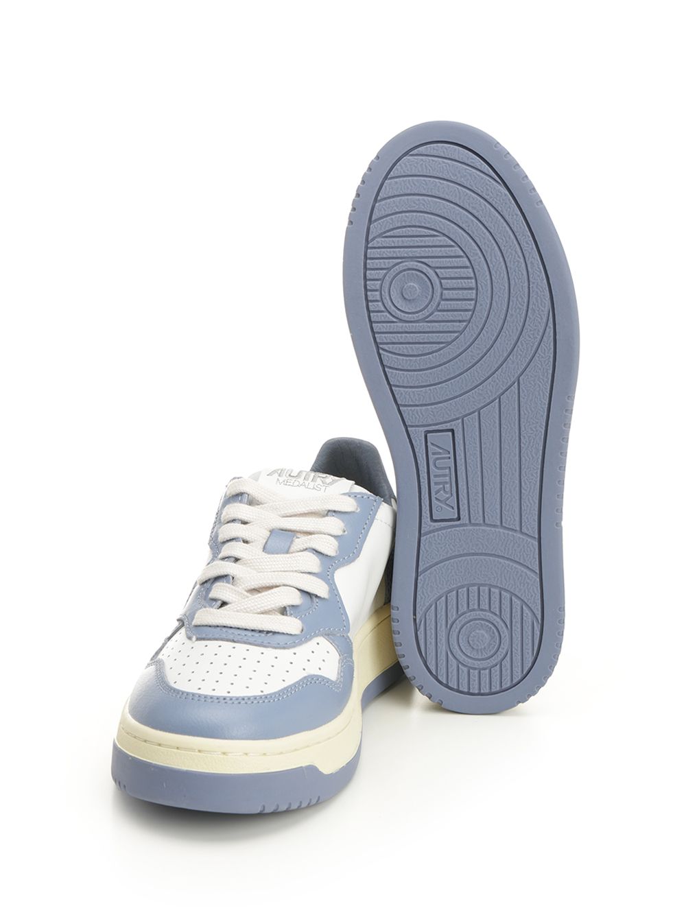 Autry  Medalist Low Sneakers - Light blue | c6e98560000416811e634acfe75e45e33c06a19a