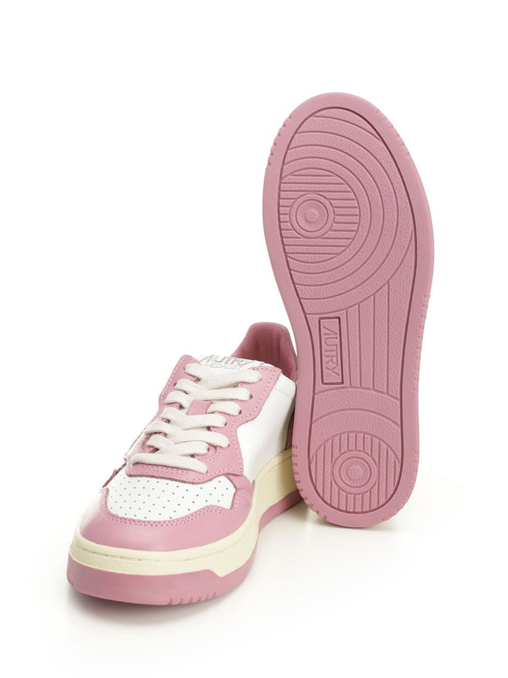 Autry  Medalist Low Sneakers - Rose | ec2a5460dc6d6f2eb9e4c508d2db10fe01b5d5fa