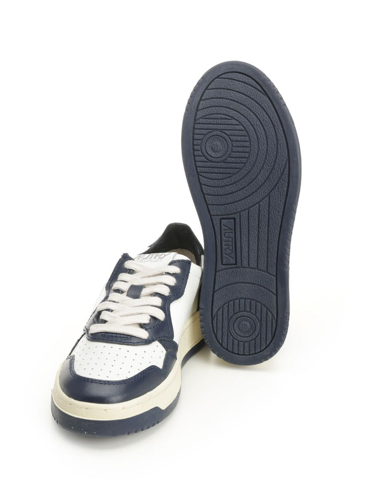 Autry  Medalist Low Sneakers - Nero | 4f4b5c214b266eaf69cbc63592deb8c6970849a1