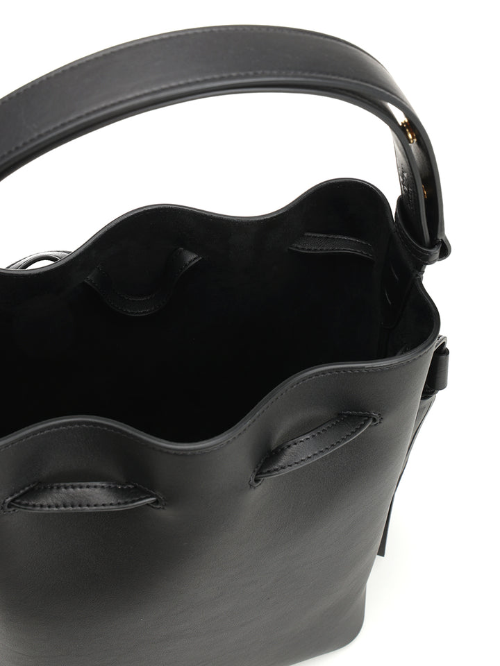 Valentino Garavani Vlogo Signature Handbags - Nero | be55f4b135ecbceb3cb32634b956ceb972e7a173