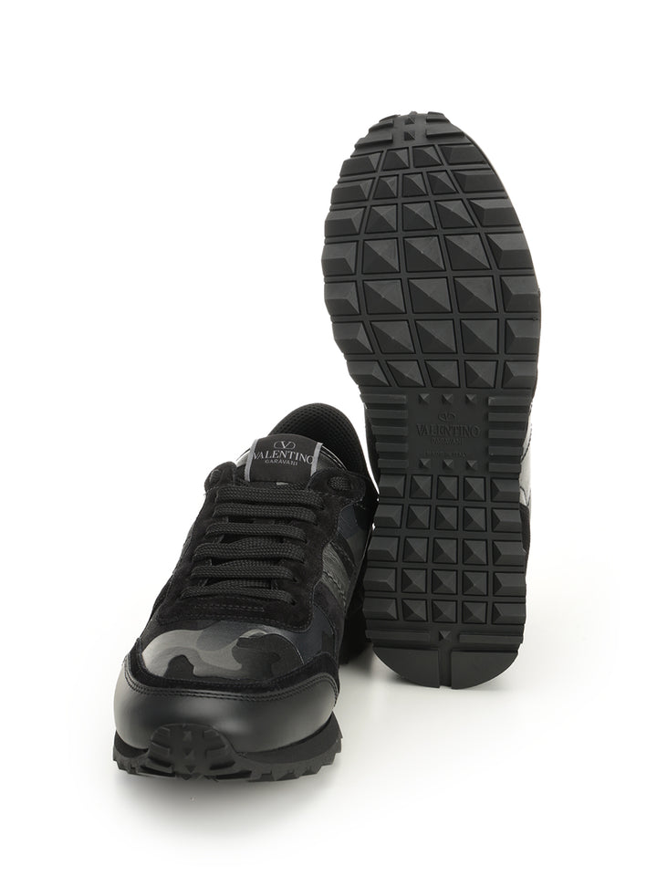 Valentino Garavani Rockrunner Camouflage Noir Sneakers - Nero | caa2bbc5e2a620a1ee61243aa37c5d8e33514066