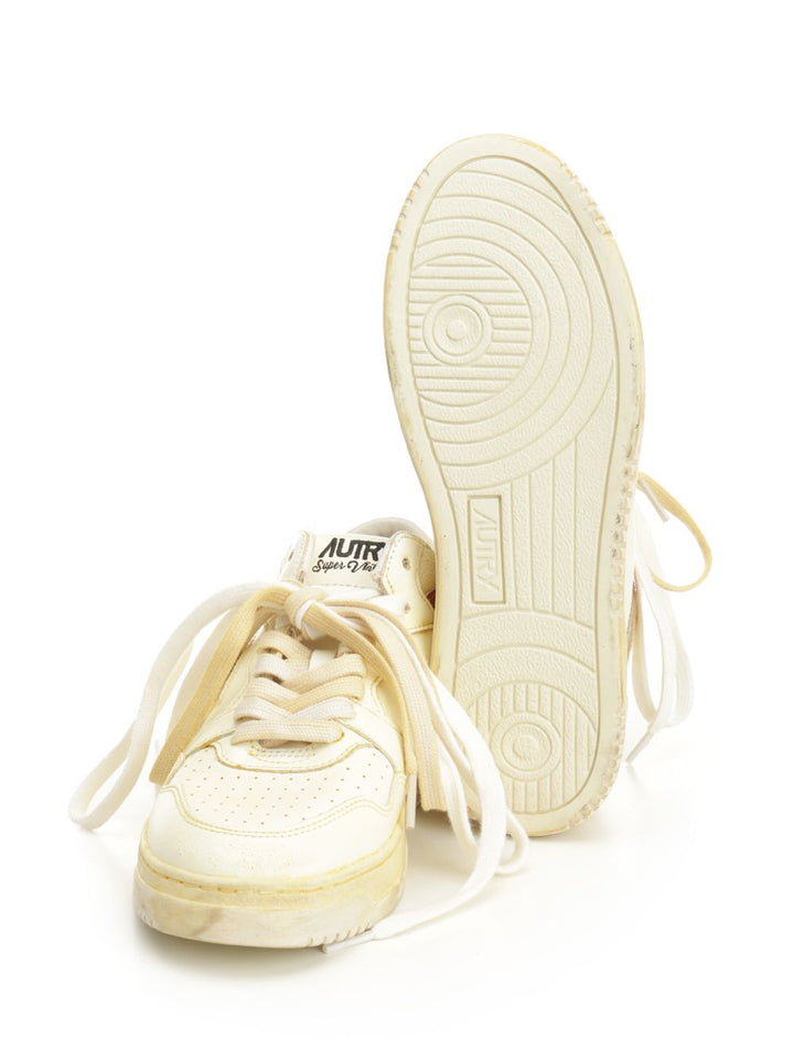 Autry  Medial Stripe Sneakers - Beige | cd1844c39cd831b81398aa08f215b8791a76d345