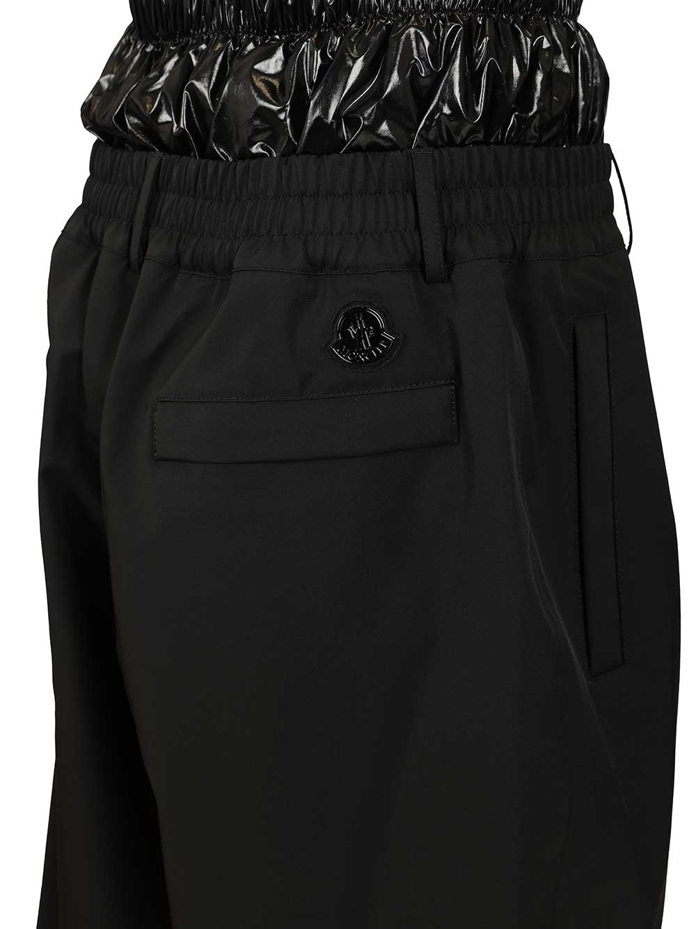 Moncler Genius Shorts With Moncler X A$Ap Rocky Logo Print Trousers - Nero | 6f1b6be9ffb546eac6621b56ee8b51fad832129a