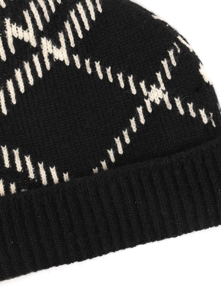 Burberry Cashmere Blend Cap Cappelli - Nero | d61f5ff0b8043298ceac9d708bcfbf481953e201