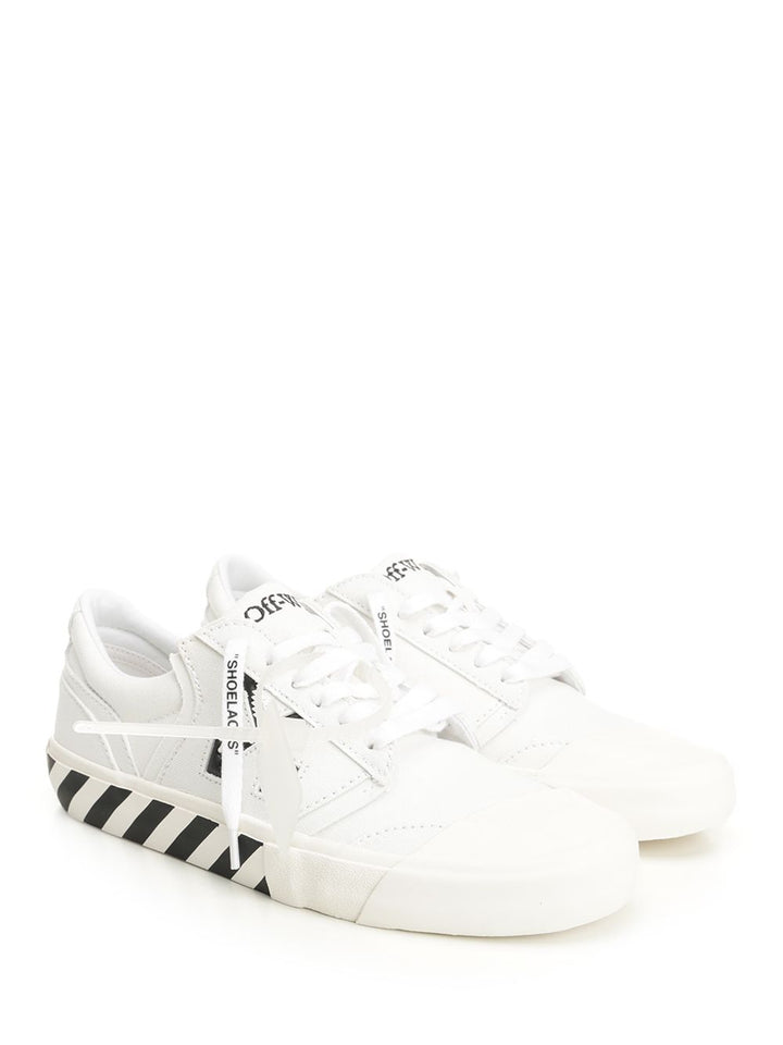 Off-White With Laces And Logo Sneakers - Bianco | 023c97e5d1f6f17c44e97b5c74100881157e29aa