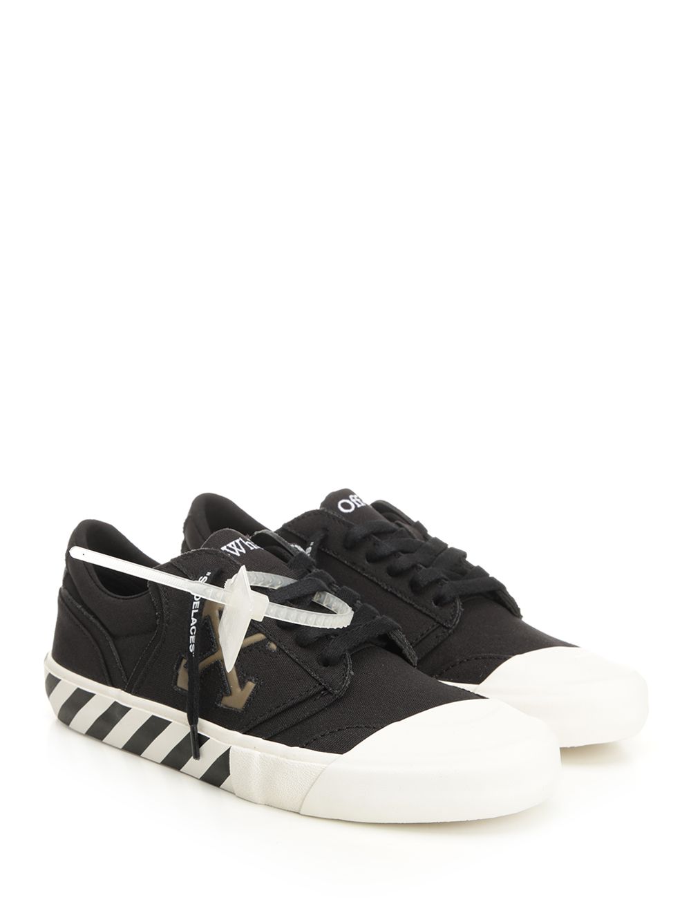 Off-White With Laces And Logo Sneakers - Verde | d77bf420808360ce82d1c431b33b5bfcf1992681