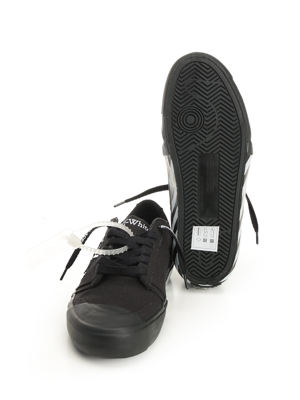 Off-White With Laces And Logo Sneakers - Nero | 9fd5821db0cce1417b45c04dfb709c1c726af674