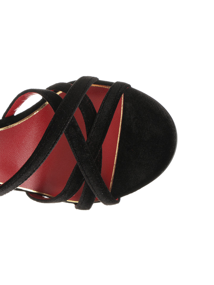 Valentino Garavani Fetishique Velvet Sandal Sandali - Nero | d5b6fc5f3fbcf05f67264081f5f126dd092f0b27