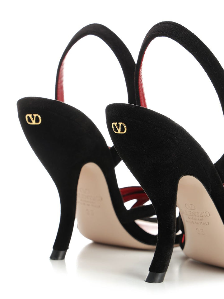 Valentino Garavani Fetishique Velvet Sandal Sandali - Nero | 9d195ed9851ed8bed4bfcbbd5952f5c7de6ec3c4