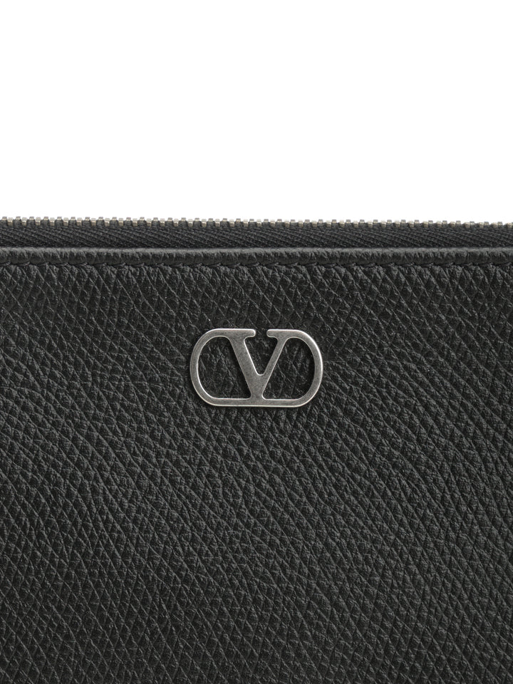 Valentino Garavani Vlogo Signature Small leather goods - Nero | b8f918802a42ea6fd041c379b8c31fb7dbe36387