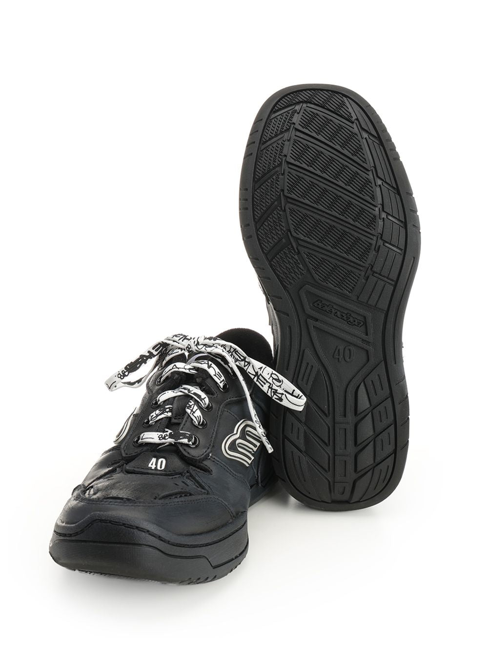 Balenciaga Hamptons Worn Out Sneakers - Nero | 0dab2ff22b604457382c1dec741229329bba39e6