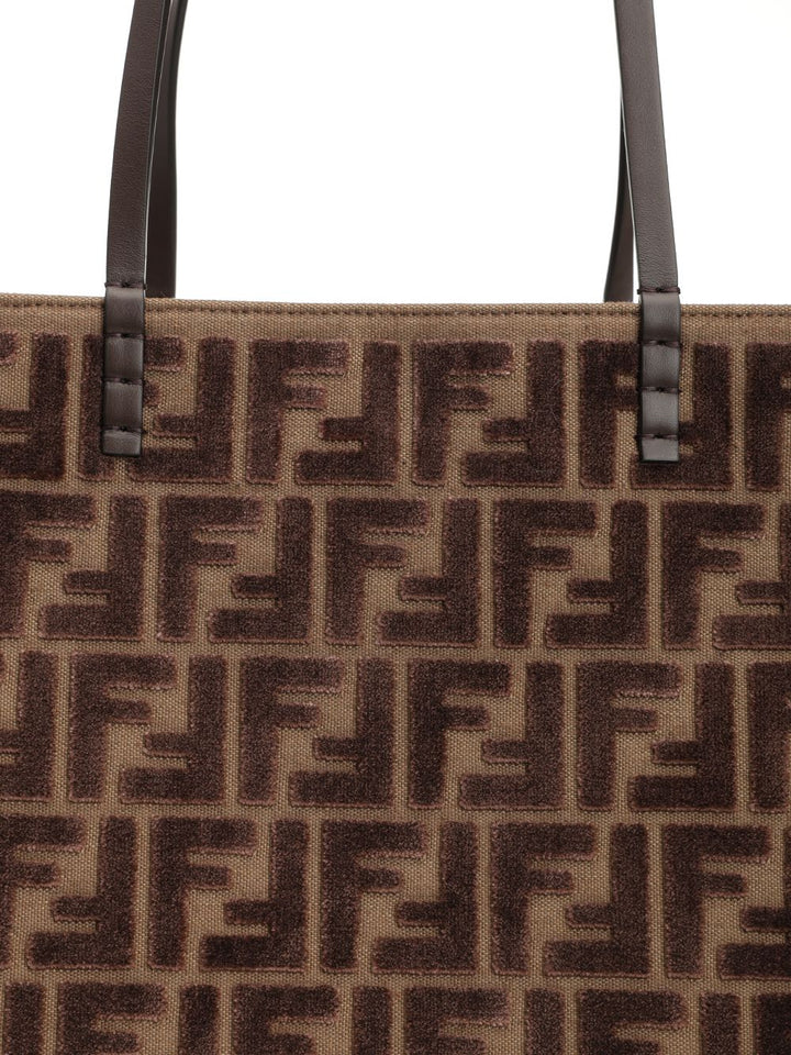 Fendi Roll Shoulder Bags - Marrone | ac2d97be83dc4af635fbf6f82bc6eb0771985a31