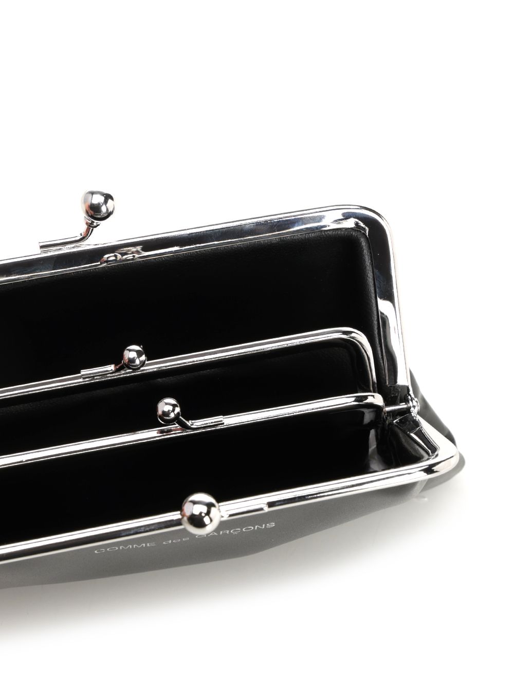 Comme Des Garcons Wallet Kiss Clasp Clutches - Nero | 704e93a234e58b67e9d46f8bdc2bc5cddeec29c0