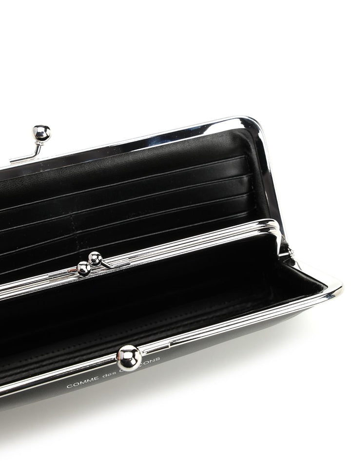Comme Des Garcons Wallet Large Wallet With Kiss Closure Clutches - Nero | d1a2934a4389beca704097dfdc691bea4ed15e93