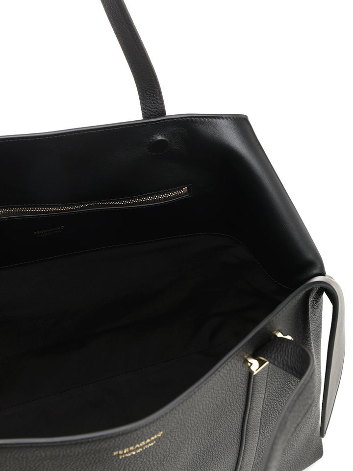 Ferragamo Scarf Tt L Shoulder Bags - Nero | fb8f996d6732deb71c317a608344ceff58680852