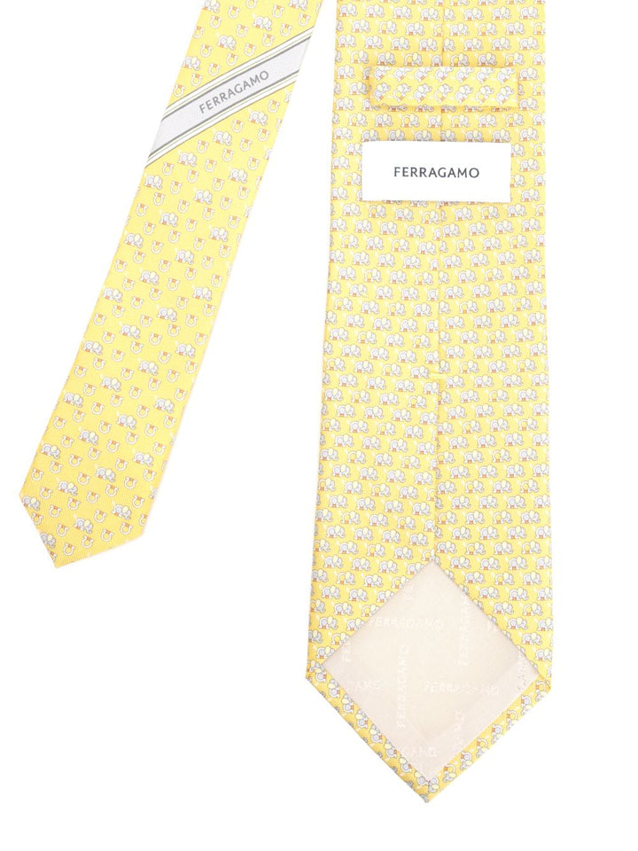Ferragamo Orazio F.Giallo Scarves And Foulards - Giallo | 2b8d9801b680e49d58eceae54b182011363b4dce