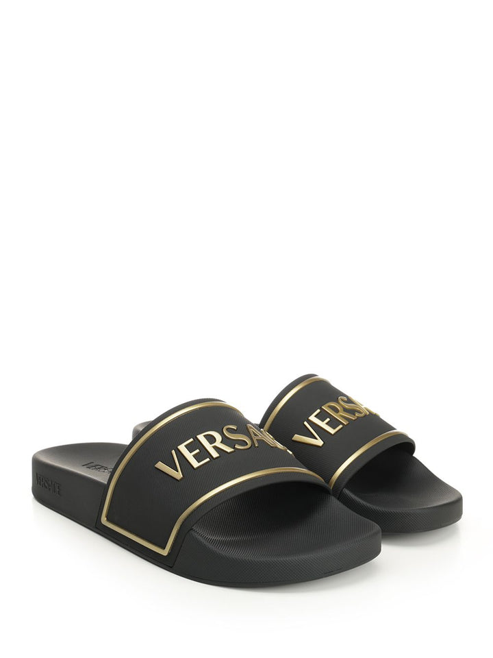 Versace Rubber Slides Scarpe basse - Nero | a58ad17dab19472bcb3ae2b6494e3f24b462d321