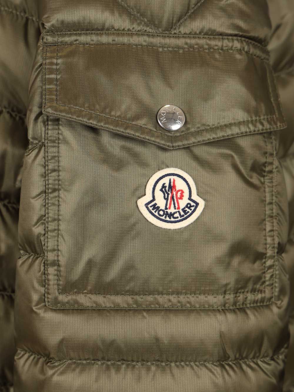 Moncler Oahu Coats - Verde | 8814a7a838cd798da5ff989617cdc2bed5305eb0