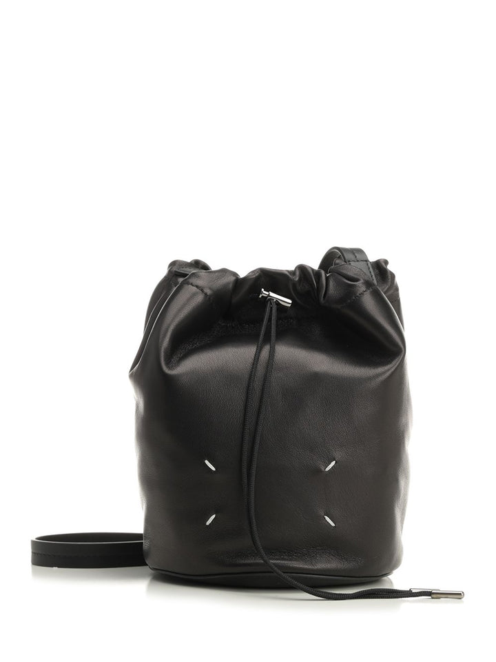 Maison Margiela Drawstring Pouch Bag Crossbody Bags - Nero | b7d8468eb38284141d495a008bb6a8ceac656f34