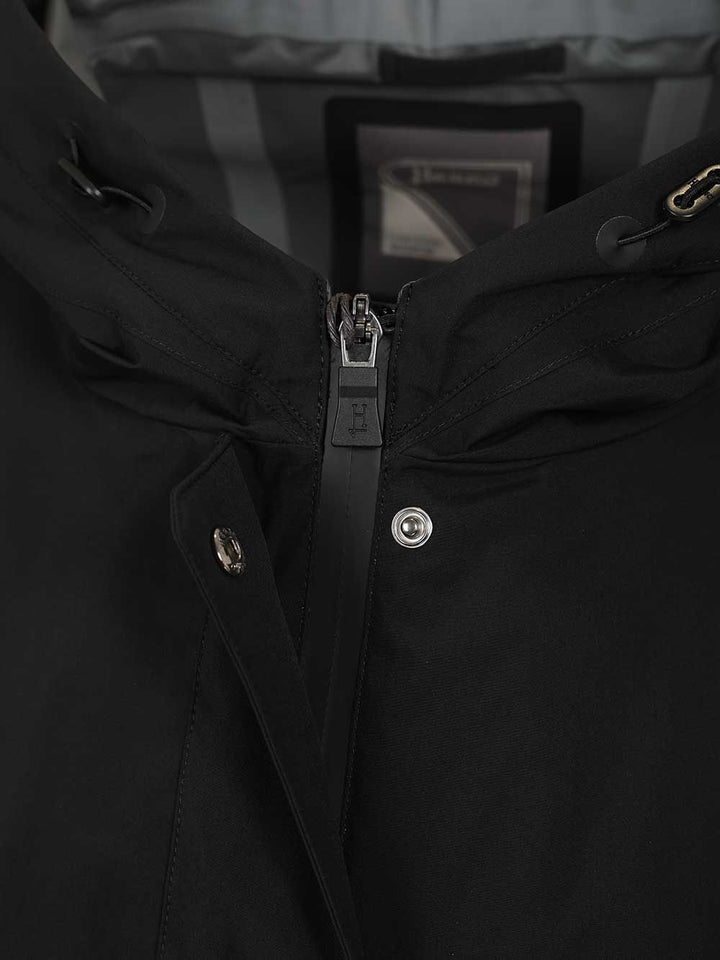Herno A-Shape With 2-Layer Windstopper Hood Giacche - Nero | 694668942c930176e81f8f4cbdf5251135ffa88d